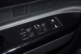 2011款江淮瑞鹰2.0L两驱经典型