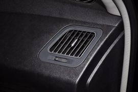 2011款江淮瑞鹰2.0L两驱经典型