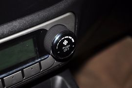 2011款江淮瑞鹰2.0L两驱经典型