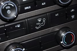 2013款福特野马3.7L