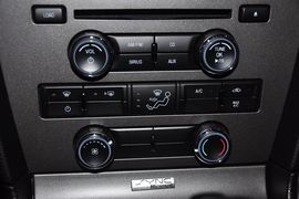 2013款福特野马3.7L