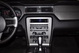   2013款福特野马3.7L V6敞篷版 灰色