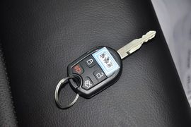2013款福特野马3.7L