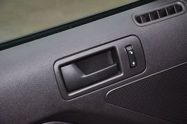 2013款福特野马3.7L