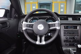 2013款福特野马3.7L