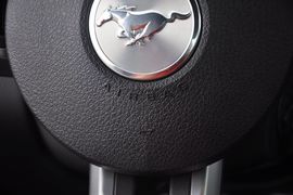 2013款福特野马GT