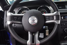2013款福特野马GT