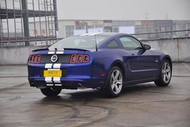 2013款福特野马GT