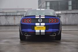 2013款福特野马GT