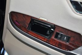 2012款丰田皇冠2.5