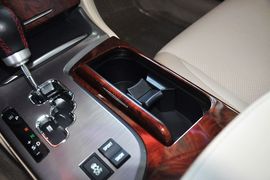 2012款丰田皇冠2.5