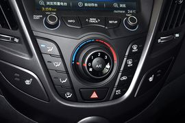 2012款现代飞思1.6T自动豪华版到店实拍