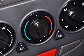 2013款东风风神H30