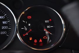 2013款东风风神H30