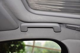 2012款福特福克斯三厢1.6L手自一体风尚型