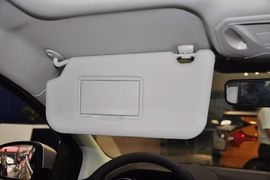 2012款福特福克斯三厢1.6L手自一体风尚型