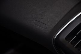 2012款福特福克斯三厢1.6L手自一体风尚型
