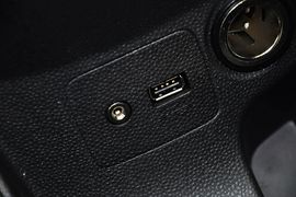 2013款福特嘉年华两厢1.5L自动时尚型