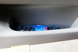 2013款吉利帝豪EC8