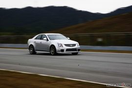 2009款CTS-V外观
