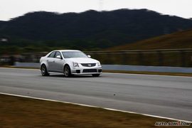 2009款CTS-V外观