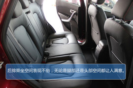 一汽奔腾X80到店实拍