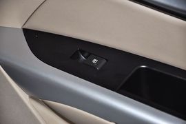 2013款北京绅宝2.0T精英版