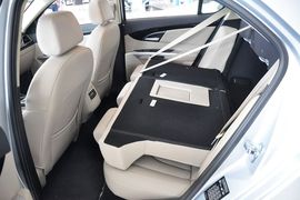 2013款北京绅宝2.0T精英版