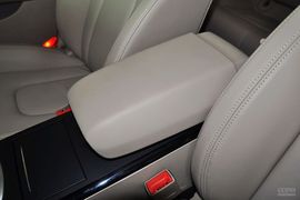 2013款北京绅宝2.0T精英版