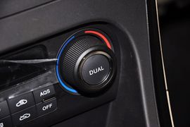 2013款北京绅宝2.0T精英版