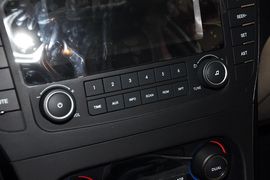 2013款北京绅宝2.0T精英版