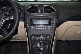 2013款北京绅宝2.0T精英版