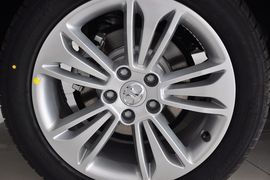 2013款北京绅宝2.0T精英版