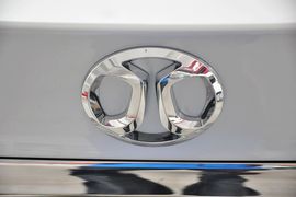 2013款北京绅宝2.0T精英版