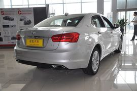 2013款北京绅宝2.0T精英版