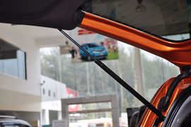 2013款日产帕拉丁2.4L手动两驱标准型