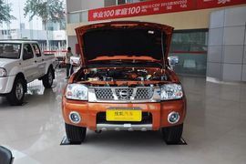 2013款日产帕拉丁2.4L手动两驱标准型