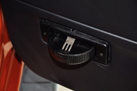 2013款日产帕拉丁2.4L手动两驱标准型