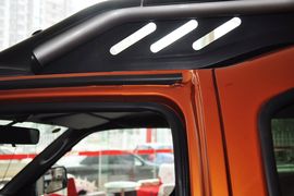 2013款日产帕拉丁2.4L手动两驱标准型