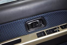 2013款日产帕拉丁2.4L手动两驱标准型