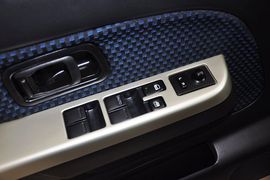 2013款日产帕拉丁2.4L手动两驱标准型