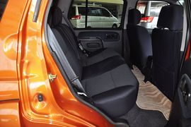 2013款日产帕拉丁2.4L手动两驱标准型