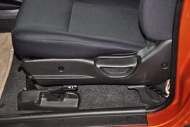 2013款日产帕拉丁2.4L手动两驱标准型