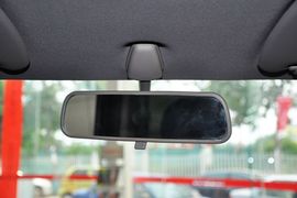 2013款日产帕拉丁2.4L手动两驱标准型