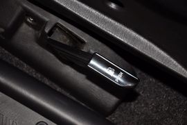 2013款日产帕拉丁2.4L手动两驱标准型