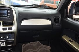 2013款日产帕拉丁2.4L手动两驱标准型