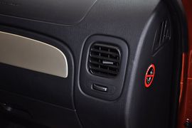 2013款日产帕拉丁2.4L手动两驱标准型