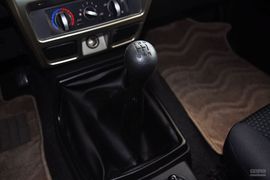 2013款日产帕拉丁2.4L手动两驱标准型