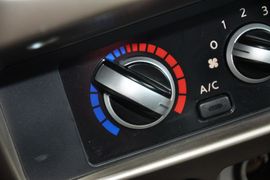 2013款日产帕拉丁2.4L手动两驱标准型