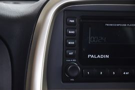 2013款日产帕拉丁2.4L手动两驱标准型